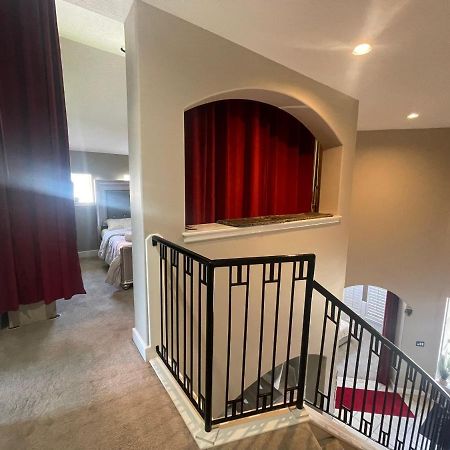 Wanderlust Villa Near Galleria Mall ヒューストン エクステリア 写真