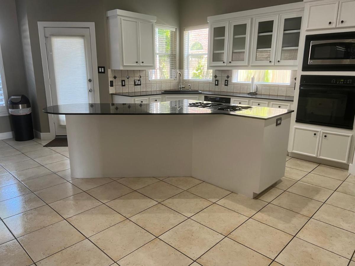 Wanderlust Villa Near Galleria Mall ヒューストン エクステリア 写真