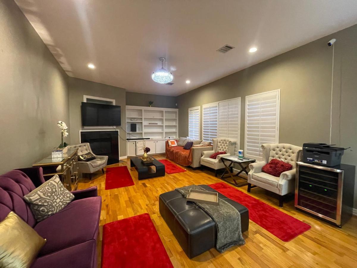 Wanderlust Villa Near Galleria Mall ヒューストン エクステリア 写真