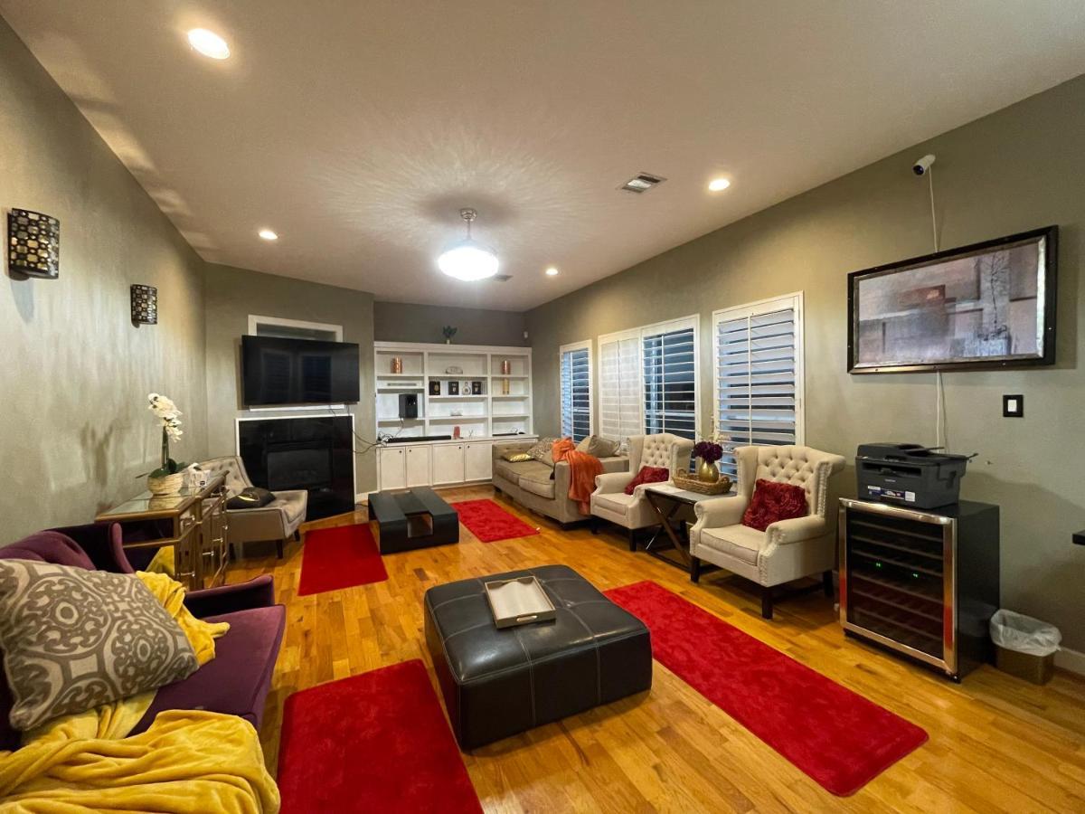 Wanderlust Villa Near Galleria Mall ヒューストン エクステリア 写真