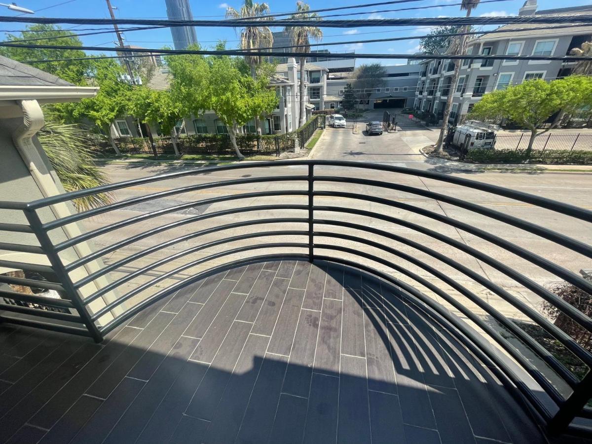 Wanderlust Villa Near Galleria Mall ヒューストン エクステリア 写真