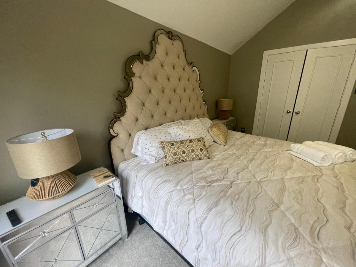 Wanderlust Villa Near Galleria Mall ヒューストン エクステリア 写真