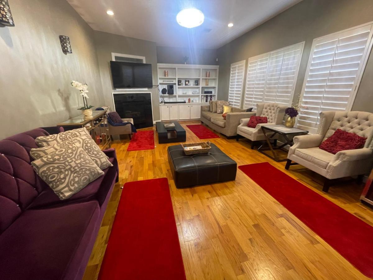 Wanderlust Villa Near Galleria Mall ヒューストン エクステリア 写真