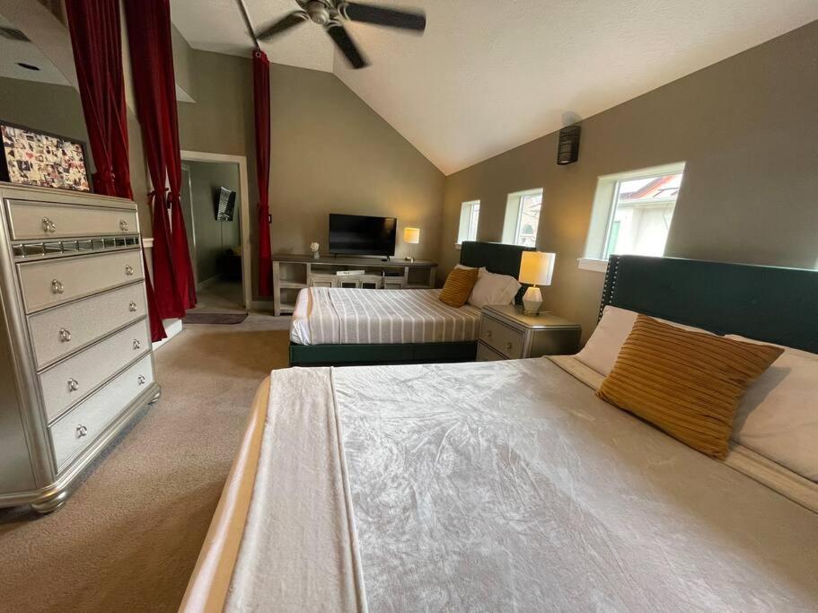 Wanderlust Villa Near Galleria Mall ヒューストン エクステリア 写真
