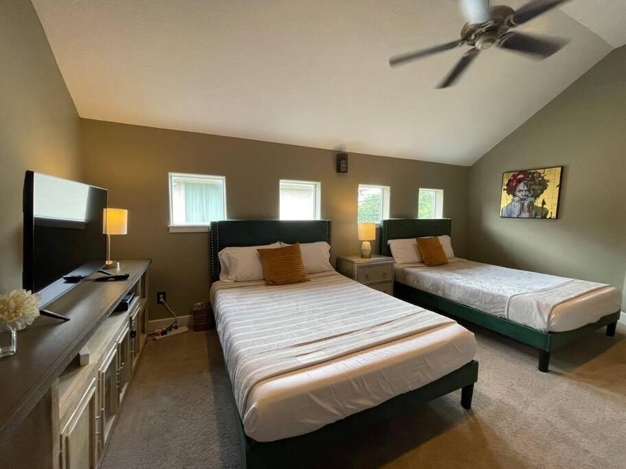 Wanderlust Villa Near Galleria Mall ヒューストン エクステリア 写真