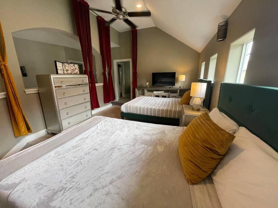 Wanderlust Villa Near Galleria Mall ヒューストン エクステリア 写真