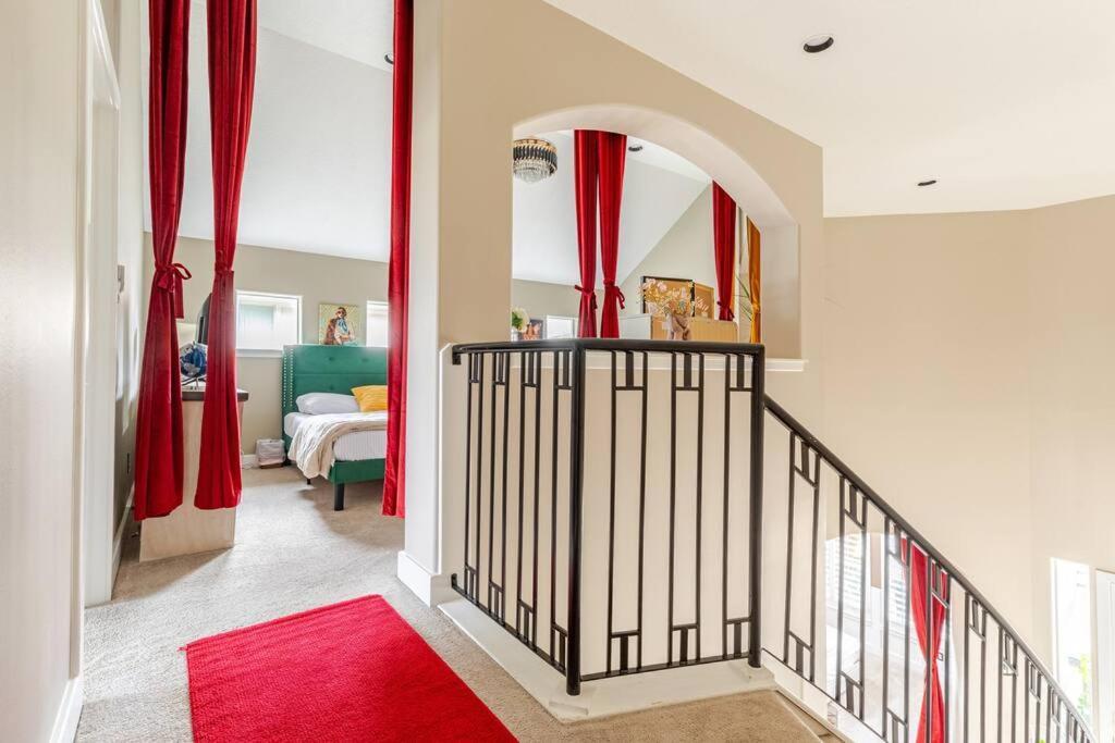 Wanderlust Villa Near Galleria Mall ヒューストン エクステリア 写真