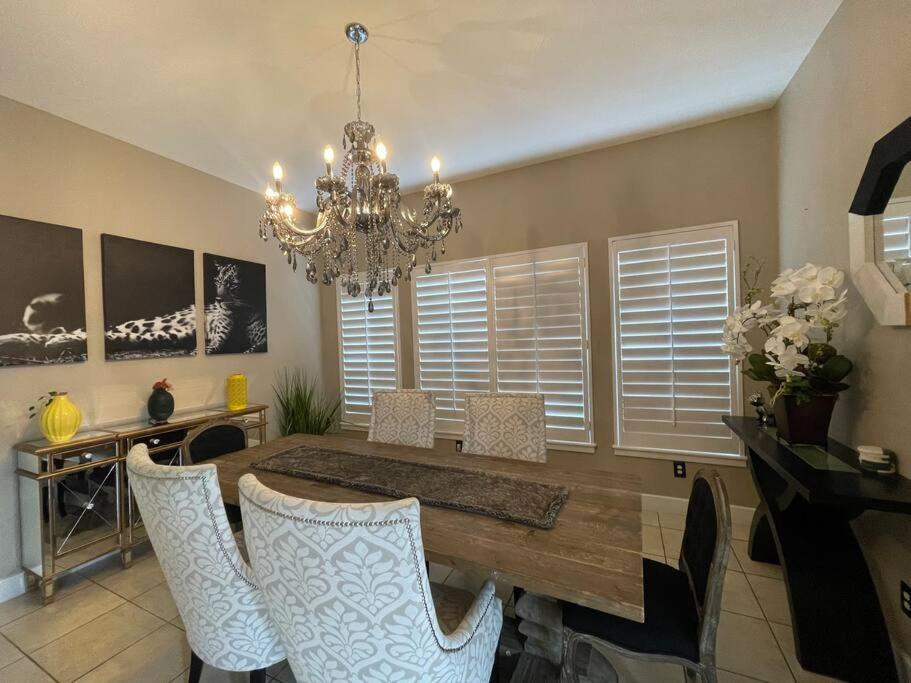 Wanderlust Villa Near Galleria Mall ヒューストン エクステリア 写真