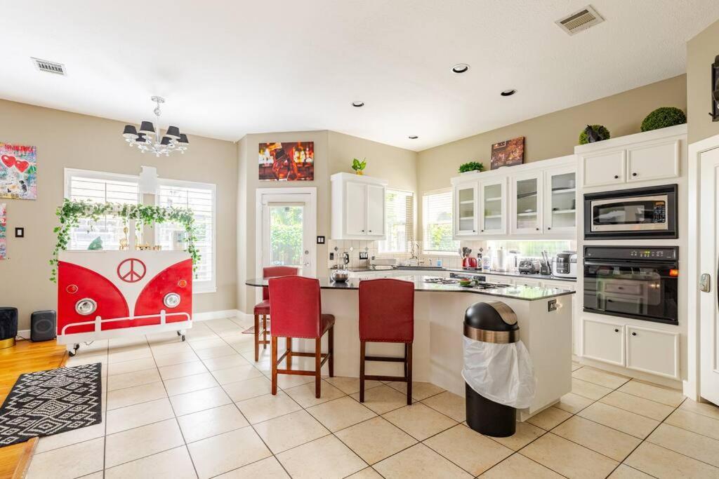 Wanderlust Villa Near Galleria Mall ヒューストン エクステリア 写真